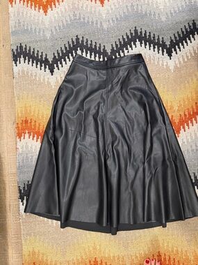 Gorg NWT BANANA REPUBLIC FACTORY Faux Leather Skirt 2P
